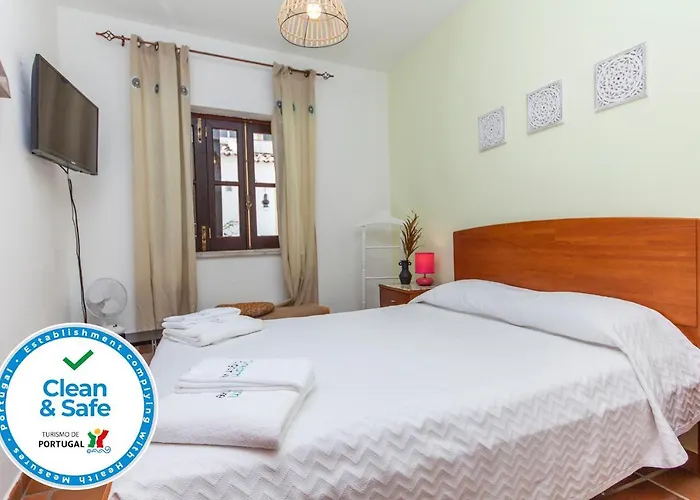 J - Casa Do Farol Gasthof *