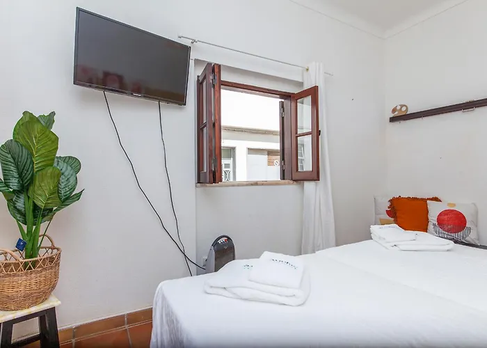 J - Casa Do Farol Gasthof *