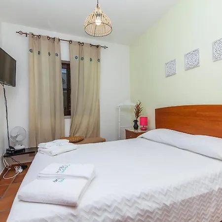 J - Casa Do Farol בית הארחה לאגוּ‏ש