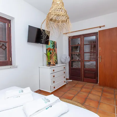 J - Casa Do Farol בית הארחה *